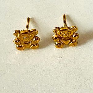 Lightweight gold tiny teddy bear stud earrings